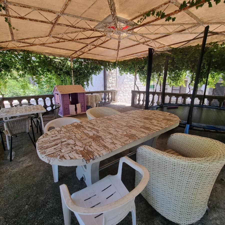 Apartment Jovan2,On The Beach With Free Wi-Fi Kotor Exterior foto